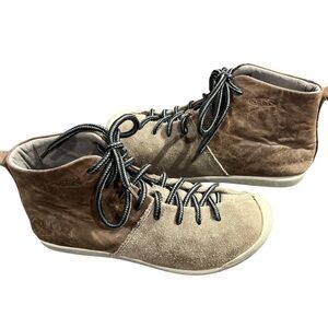 Keen East Side Ankle Bootie in Brown and Tan Leather and Suede. Women’s Size 5.5